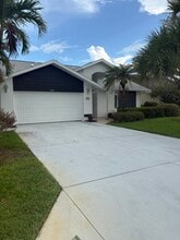Building Photo - 1352 Monarch Cir