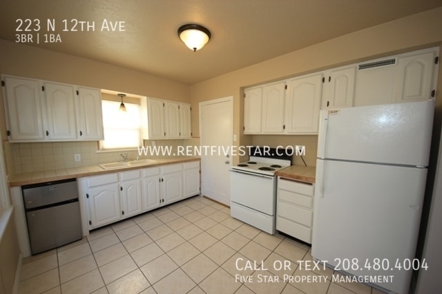 Building Photo - 223 N 12th Ave