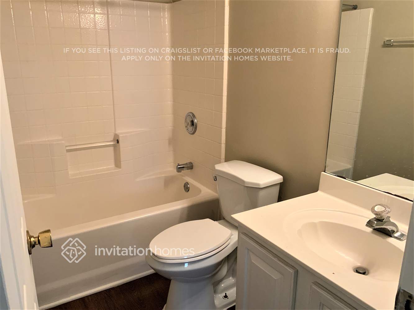 Building Photo - 925 Evian Dr NW