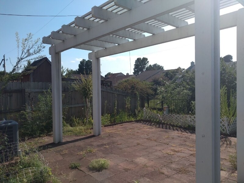 Building Photo - 1685 Beaver Trail Dr