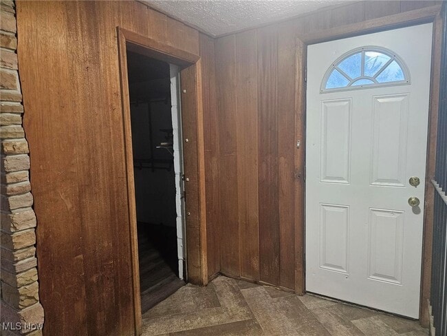 Building Photo - 27280 Miles Rd