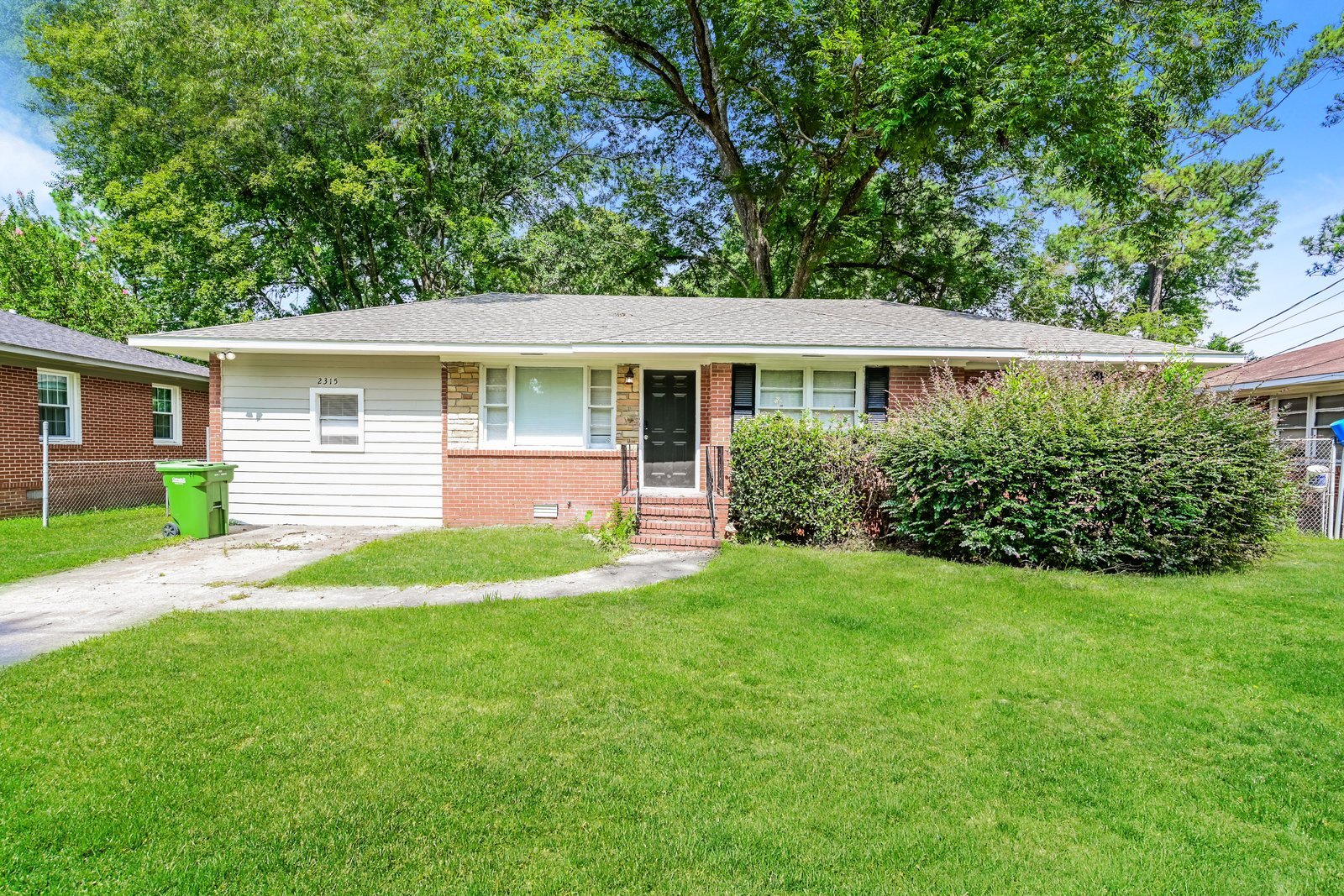 Building Photo - 2315 Japonica Dr