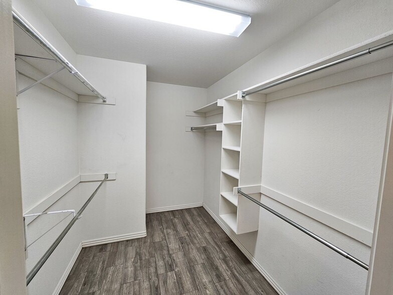 Building Photo - 6632 Leightyn Ln