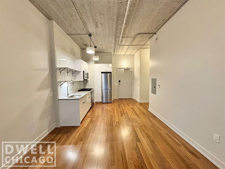 Building Photo - 152 W Huron St