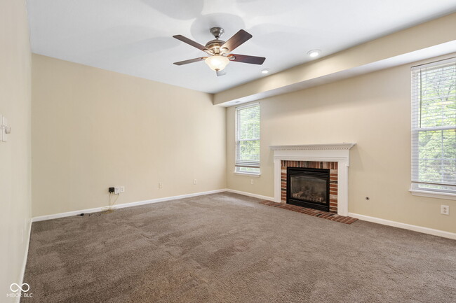 Building Photo - 1361 Midway Ct
