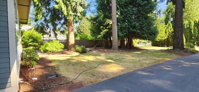 Building Photo - 3 Bed 1 bath Bothell rambler home $3199/mo