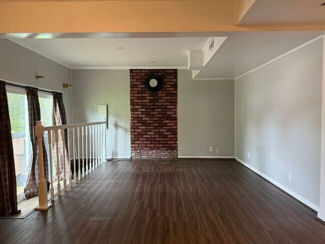 Building Photo - For Rent - Antioch 3 Bedroom house with Bo...