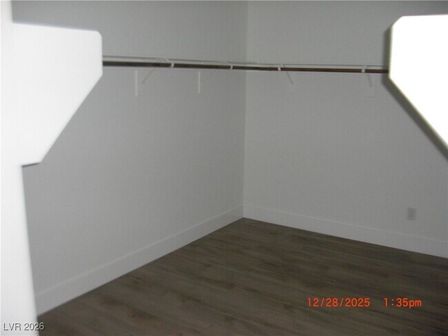 Building Photo - 9751 Evergreen Pne St