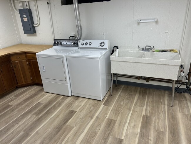 Building Photo - 2811 N Harvard Ave