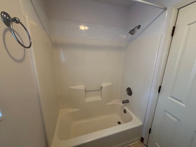 Building Photo - 1804 S 6th St W