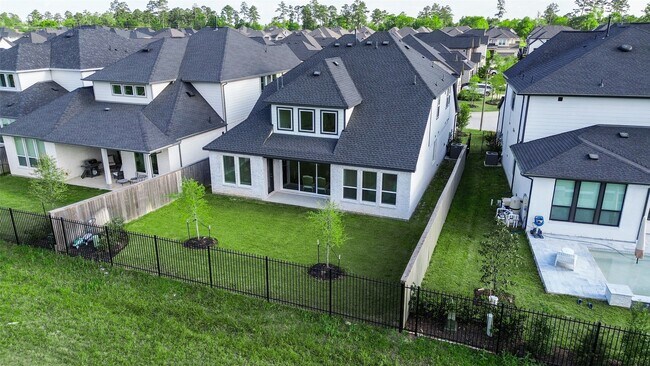 Building Photo - 8022 Hingham Ln