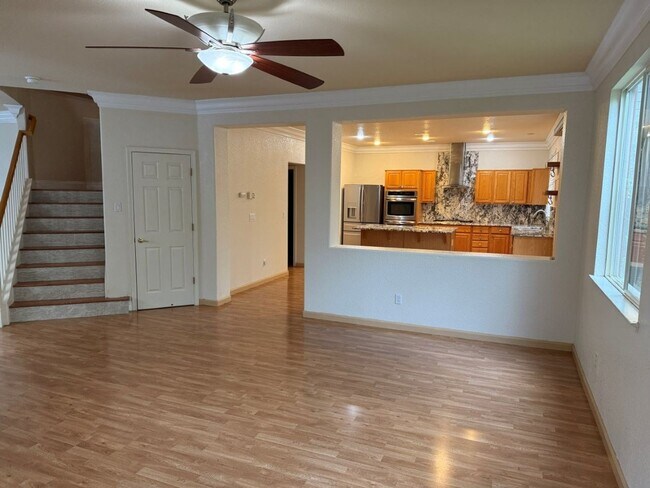 Building Photo - Modern 4 Bedroom w/ Loft Stonegate Area Vacaville *Star Rentals