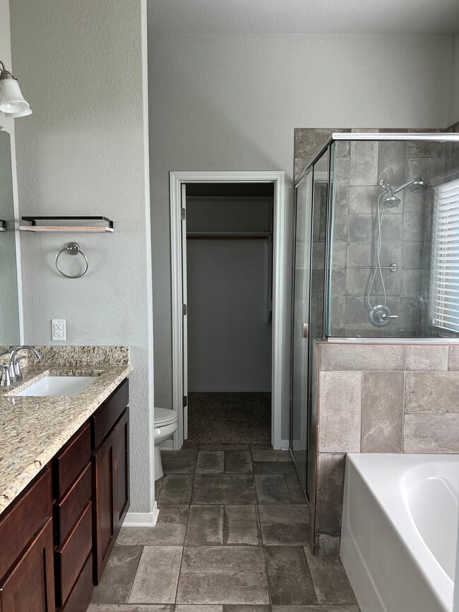 Building Photo - 8119 Redbrush