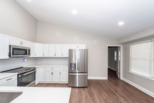 Building Photo - 3 Bedroom, 2 bathroom home in Moss Point - Ladson