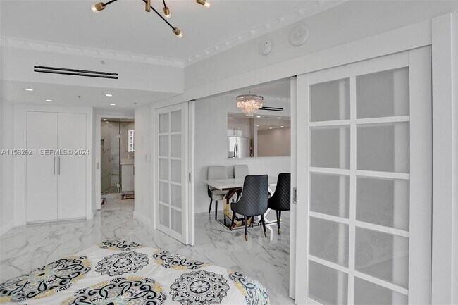 Building Photo - 16699 Collins Ave