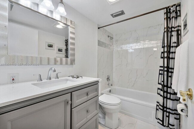 Building Photo - 23249 Barwood Ln N