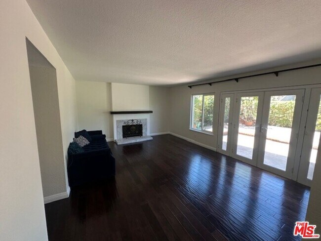 Building Photo - 6501 Bradley Pl