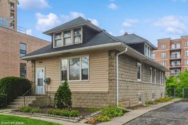 Building Photo - 848 Lee St