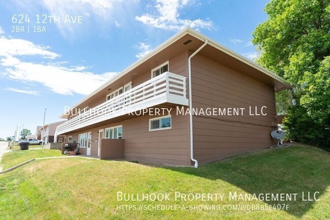 Building Photo - 624 12th Ave