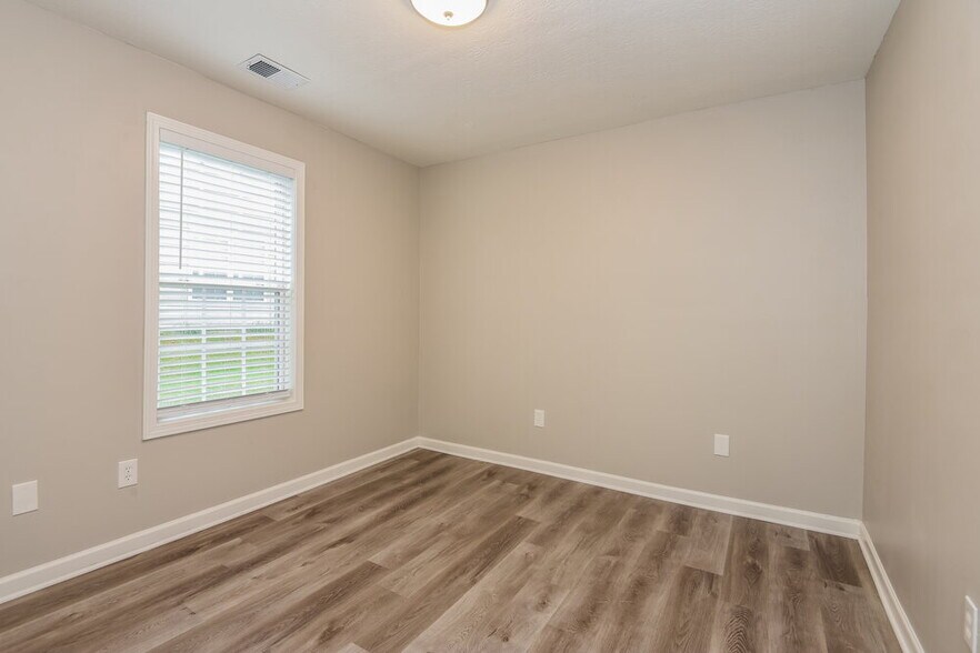 Building Photo - 412 Redwood Trail