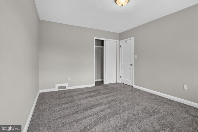 Building Photo - 1260 Cedarcroft Rd
