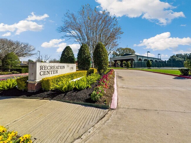 Building Photo - 5718 Indigo Trails Dr