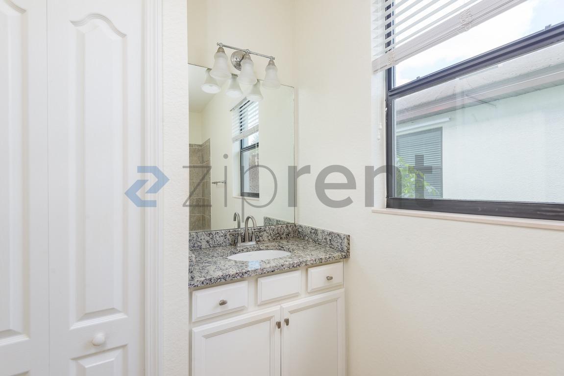 Building Photo - 17006 Blue Rdg Pl