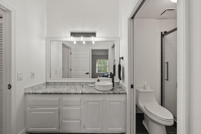 Building Photo - 465 Goldenwood Way