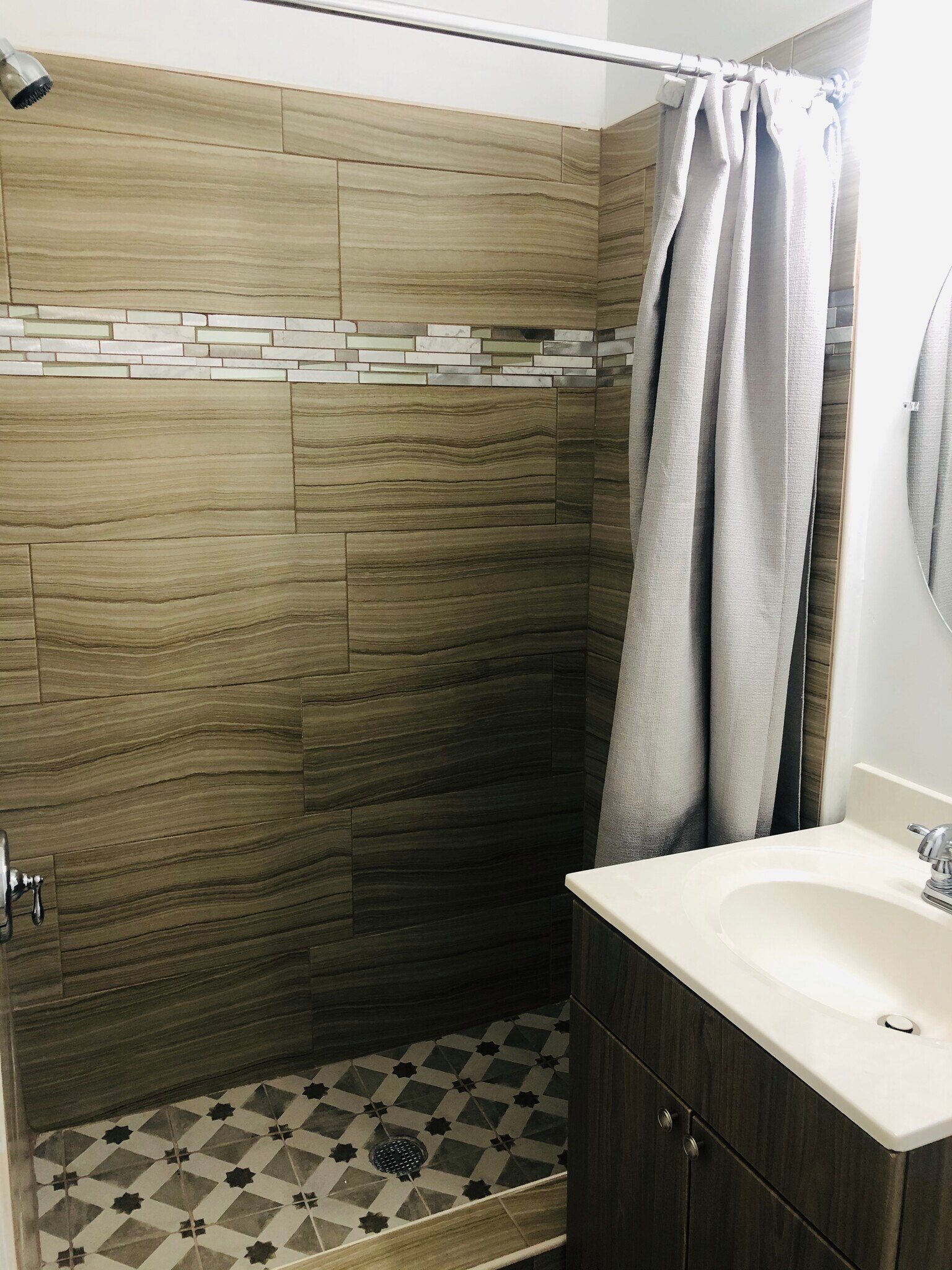 Building Photo - 2922 E Cold Spring Ln