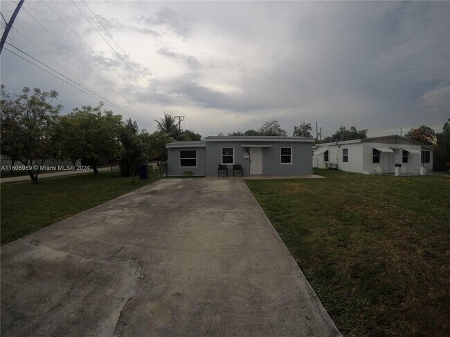 Building Photo - 1698 Northeast 182nd Street Apt #1698, Nor...