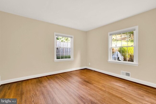 Building Photo - 805 31st St S