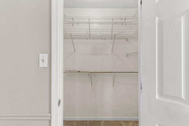 Building Photo - 14355 Rainy Lake Dr