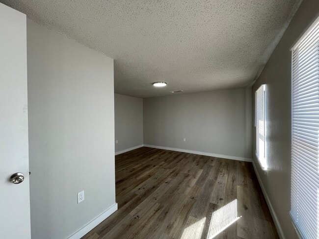 Building Photo - Built-Strong Big?Spring Residence – Durability Meets All-Season Comfort