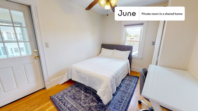 Primary Photo - Private bedroom in 4 bed/1 bath Home