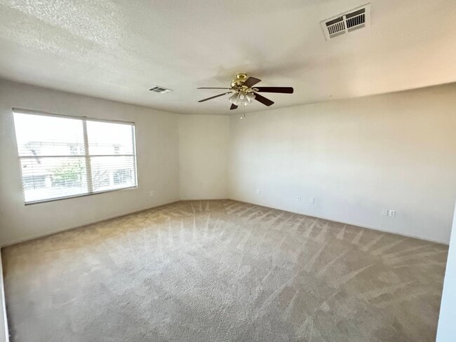 Building Photo - 3301 Bull Run Dr