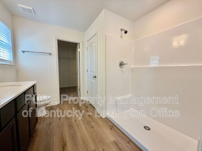 Building Photo - 852 Halford Pl