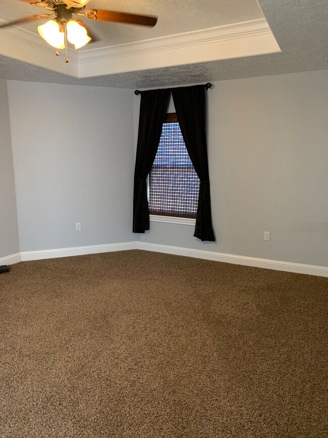 Building Photo - 2225 Jadyn Ln