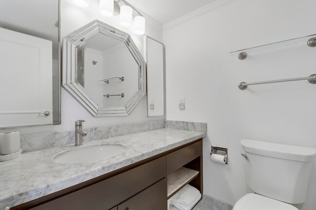 Building Photo - 5380 N Ocean Dr