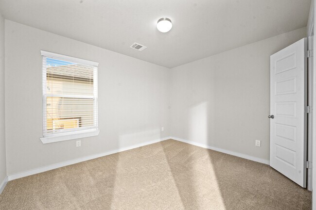 Building Photo - 19723 Vino Vale Dr