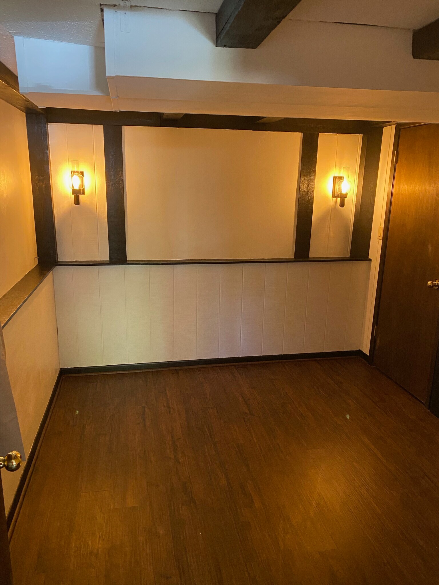 Midlevel Bedroom or Office - 1309 Sw Lynn Dr.
