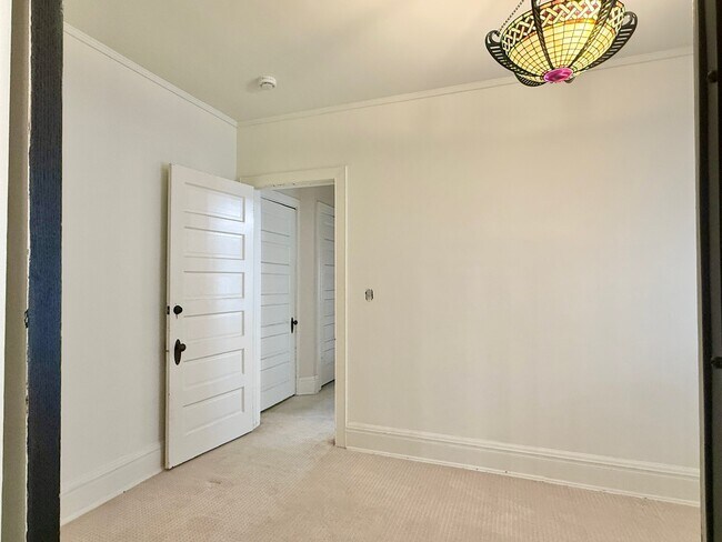 Building Photo - 2723-25-25A N Downer