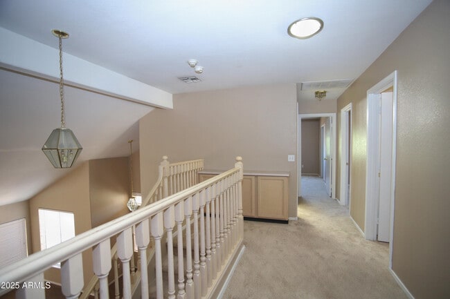 Building Photo - 842 N Naples Dr