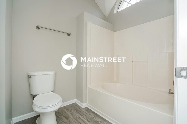 Building Photo - 3 Bedroom Pet-Friendly Home in Nashville, TN with Main Street Renewal