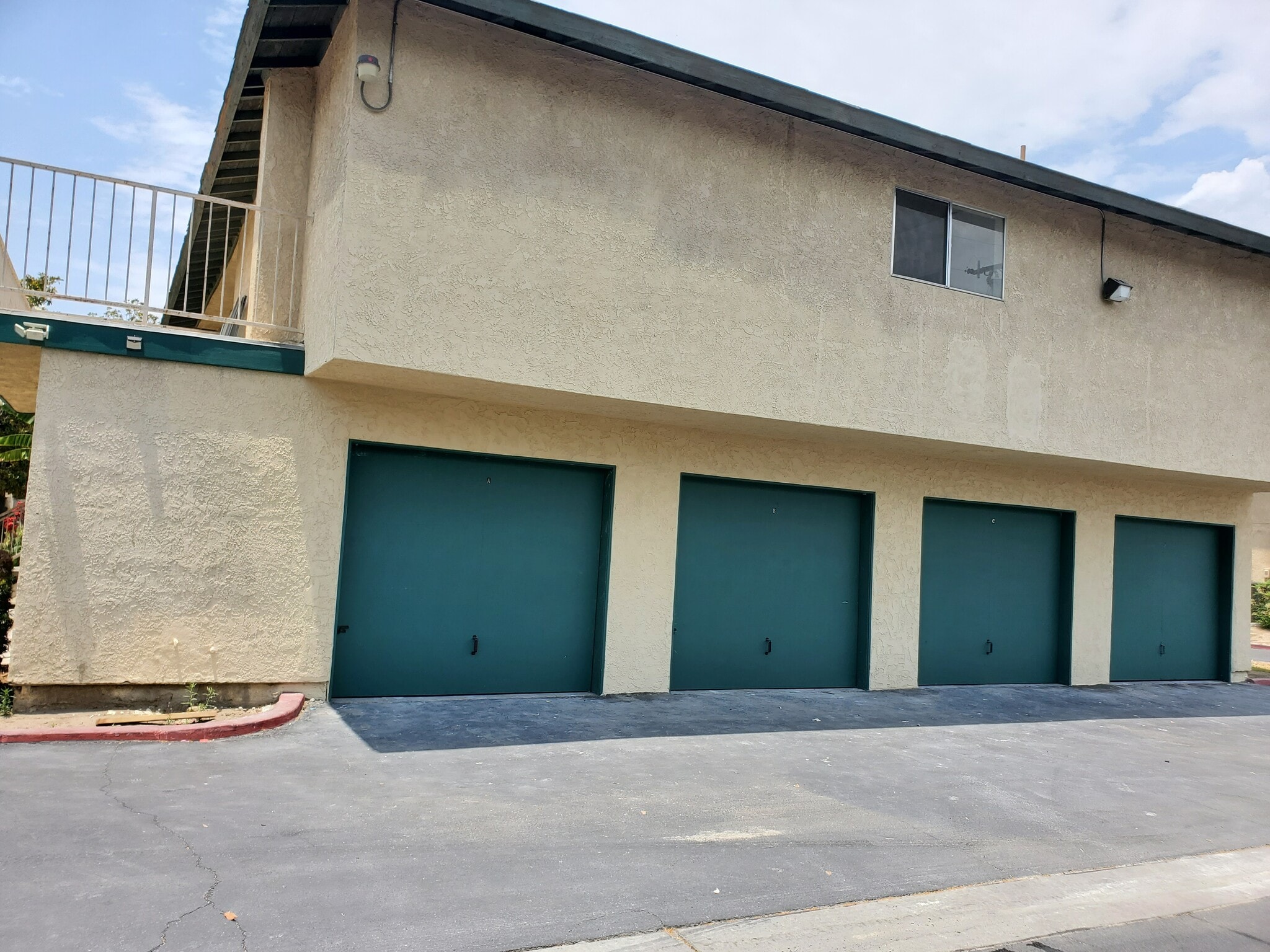 Building Photo - 1116 Oxford Dr