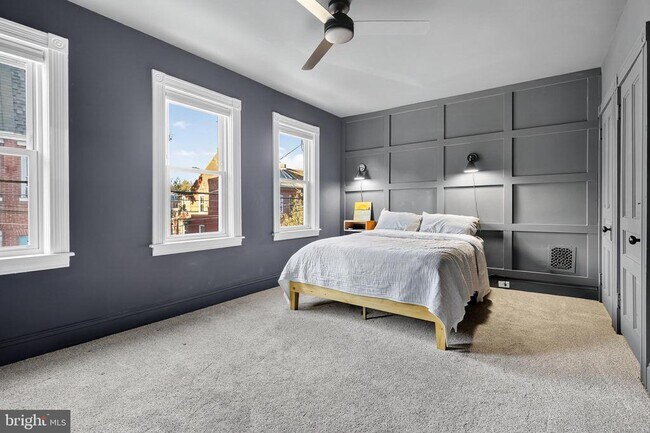 Building Photo - 624 St Joseph St