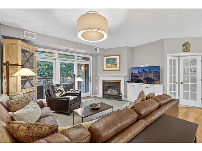 Building Photo - 5250 Grandview Square