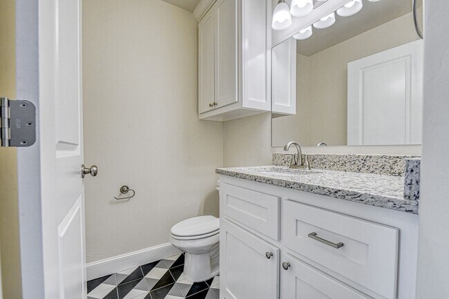 Building Photo - 3112 Pebble Pond Dr