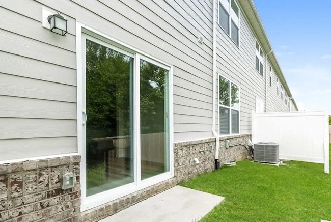 Building Photo - 1041 Legacy Ct