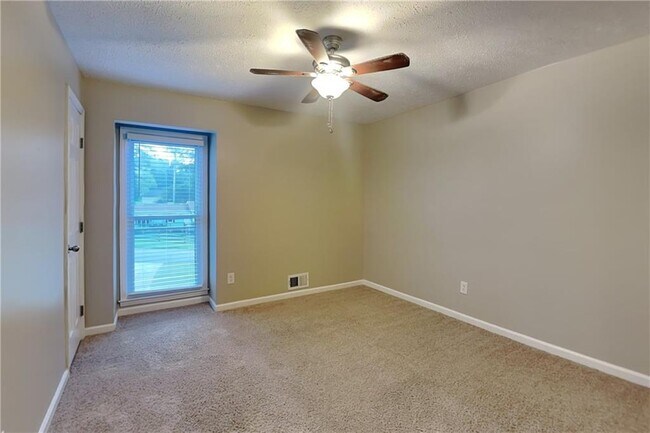Building Photo - 6659 Kellogg Dr