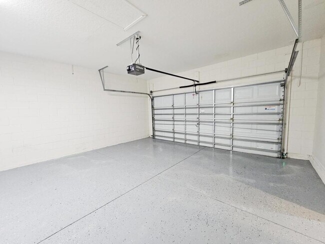 Building Photo - 12754 Garridan Ave